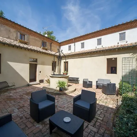 Chiostro Delle Monache Volterra